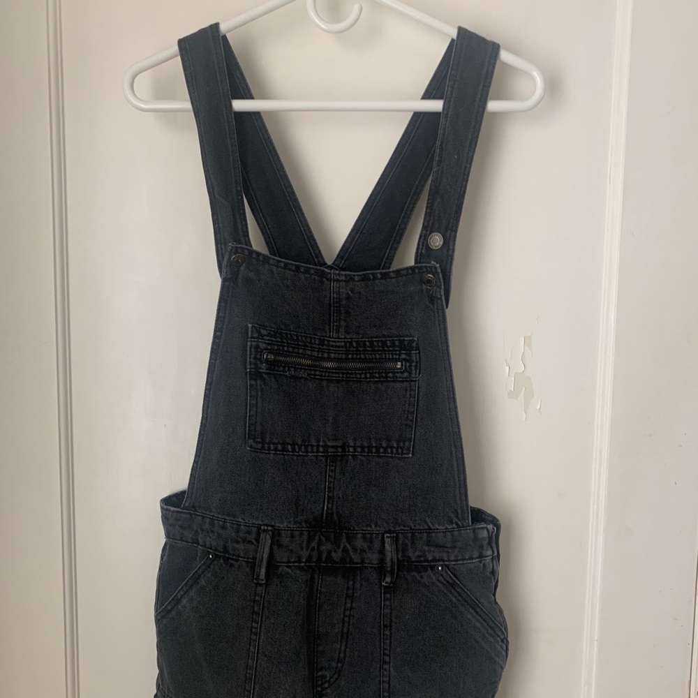 Overall shorts